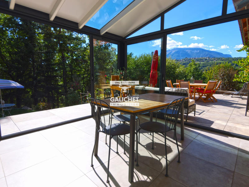 Maison traditionnelle - 155 m² - 5 pièces