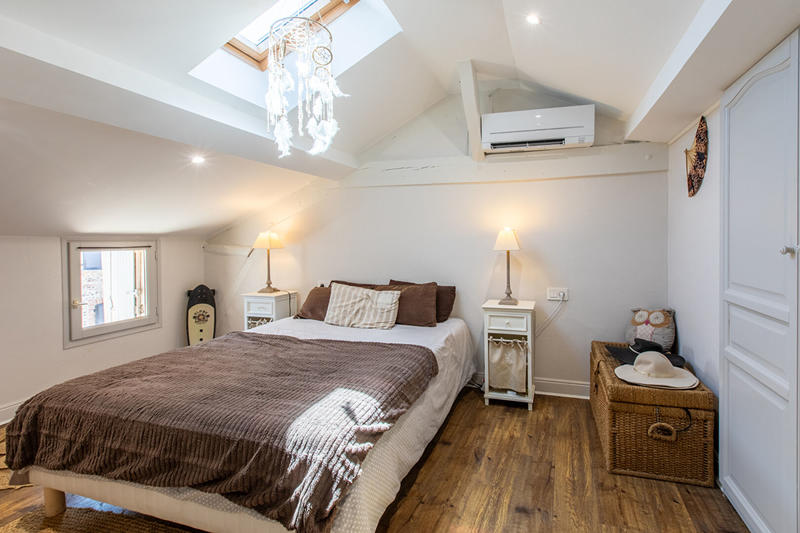 Maison - 208 m² - 11 pièces