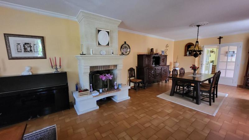 Maison - 210 m² - 6 pièces