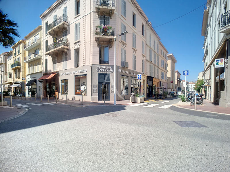 Fonds de commerce - 82 m²