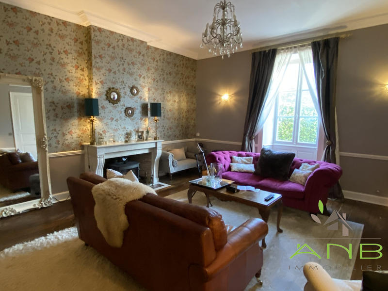 Maison ancienne - 206 m² - 7 pièces