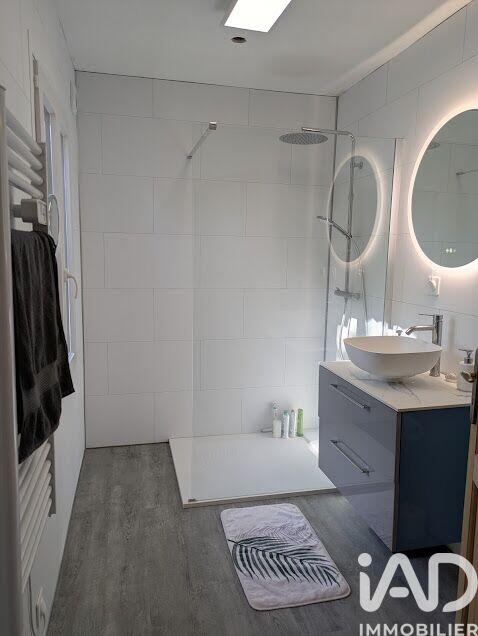 Maison - 370 m² - 9 pièces