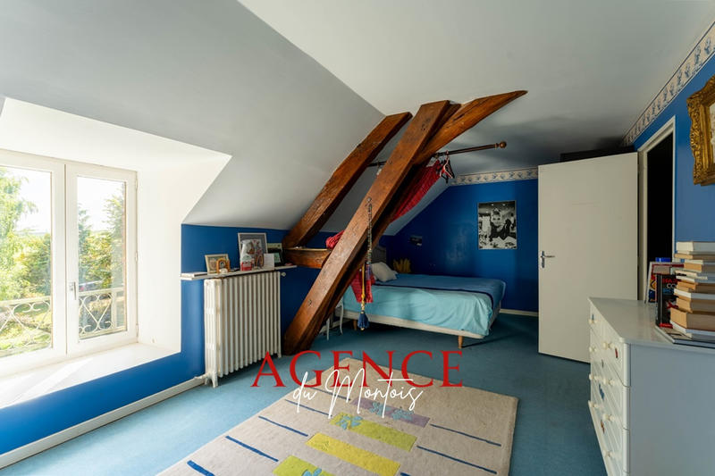 Propriété - 230 m² - 6 pièces