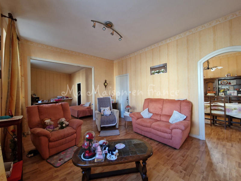 Maison - 240 m² - 11 pièces