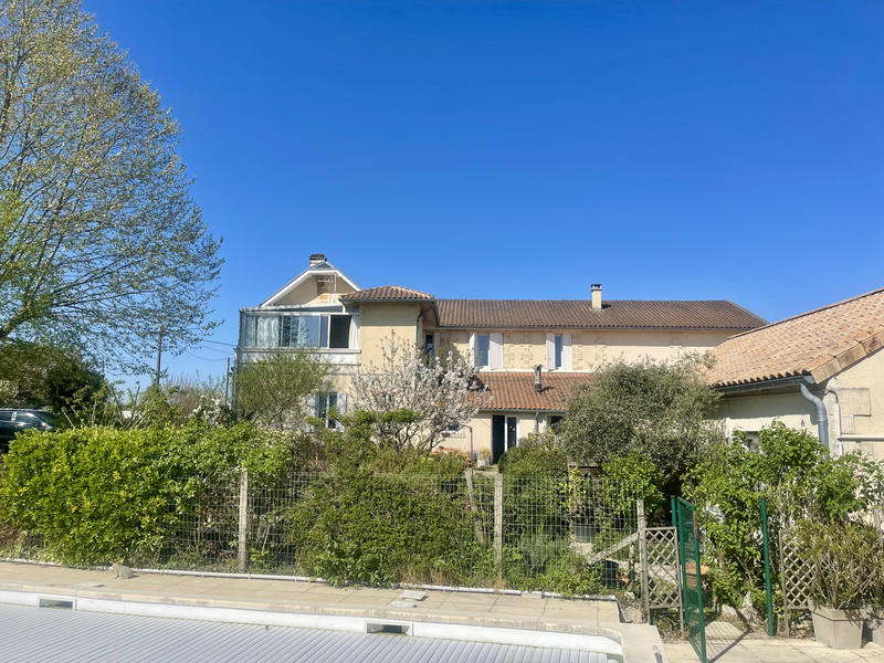 Maison - 523 m² - 22 pièces