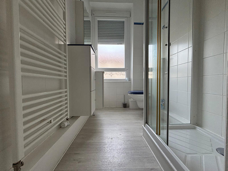 Maison - 180 m² - 9 pièces