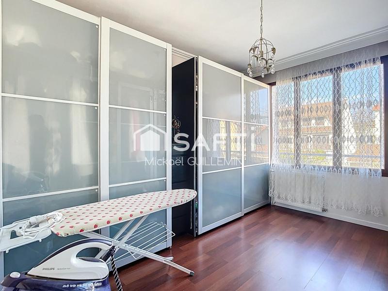 Maison - 196 m² - 7 pièces