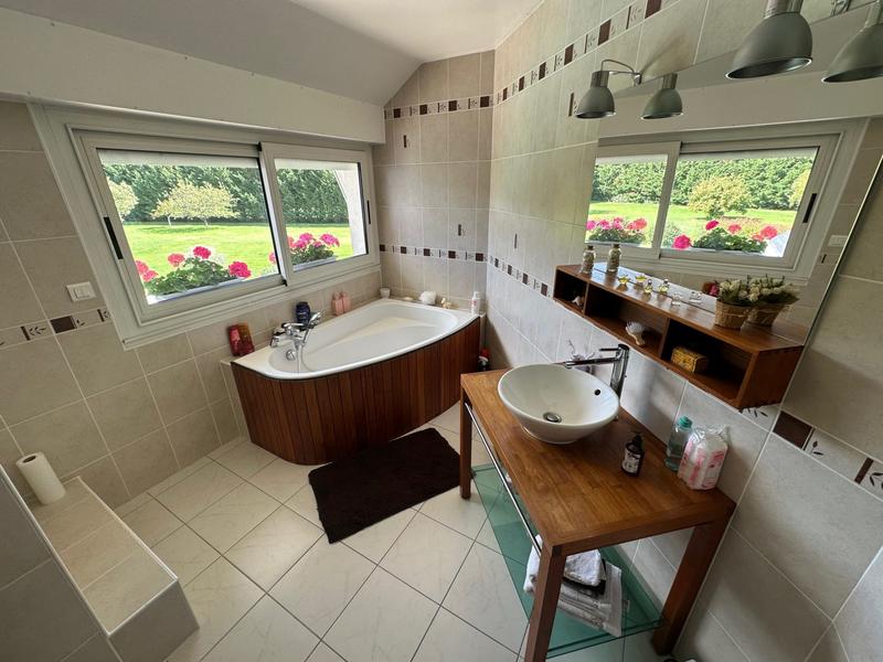 Maison - 255 m² - 5 pièces