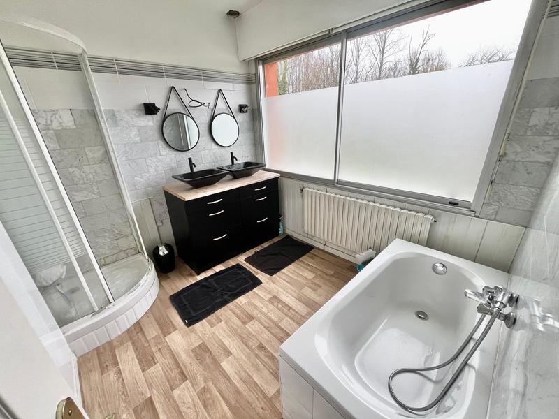 Pavillon - 135 m² - 4 pièces