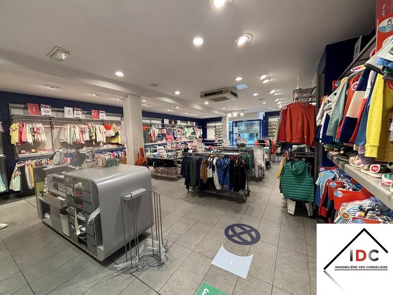 Local commercial - 189 m² - 2 pièces