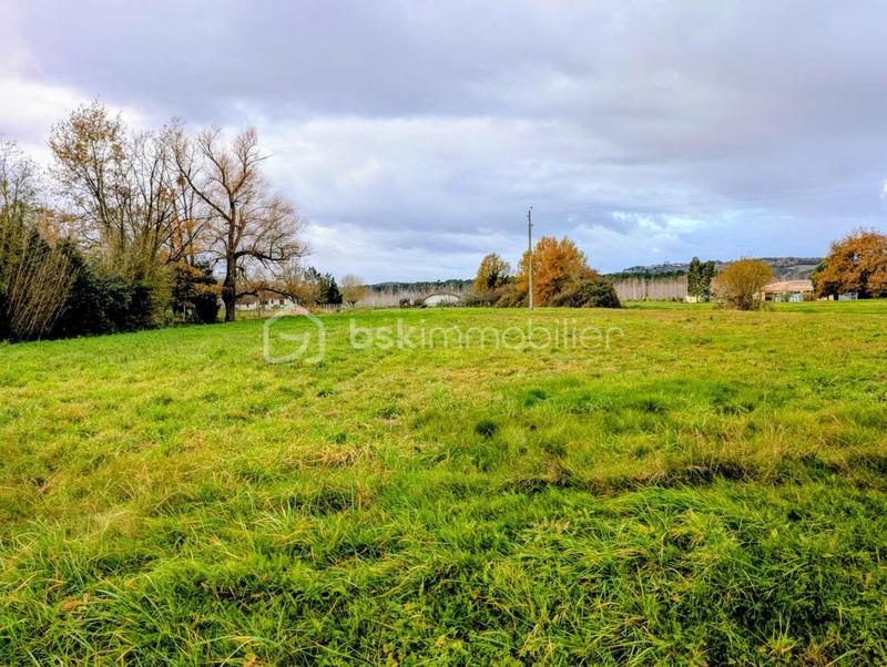 Terrain - 1 800 m²