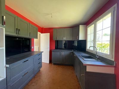 Maison - 240 m² - 8 pièces