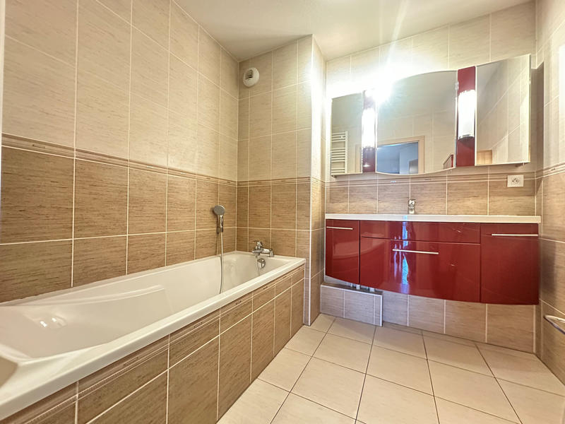 Appartement - 118 m² - 6 pièces