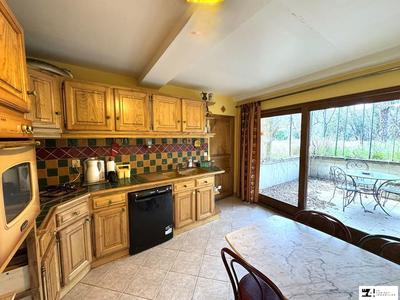 Maison traditionnelle - 177 m² - 7 pièces