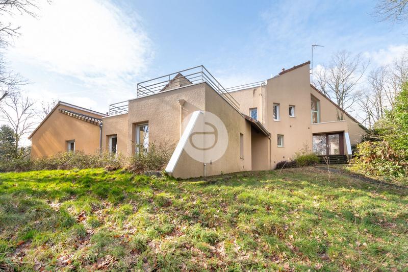 Maison - 427 m² - 14 pièces
