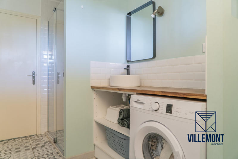 Maison - 210 m² - 9 pièces