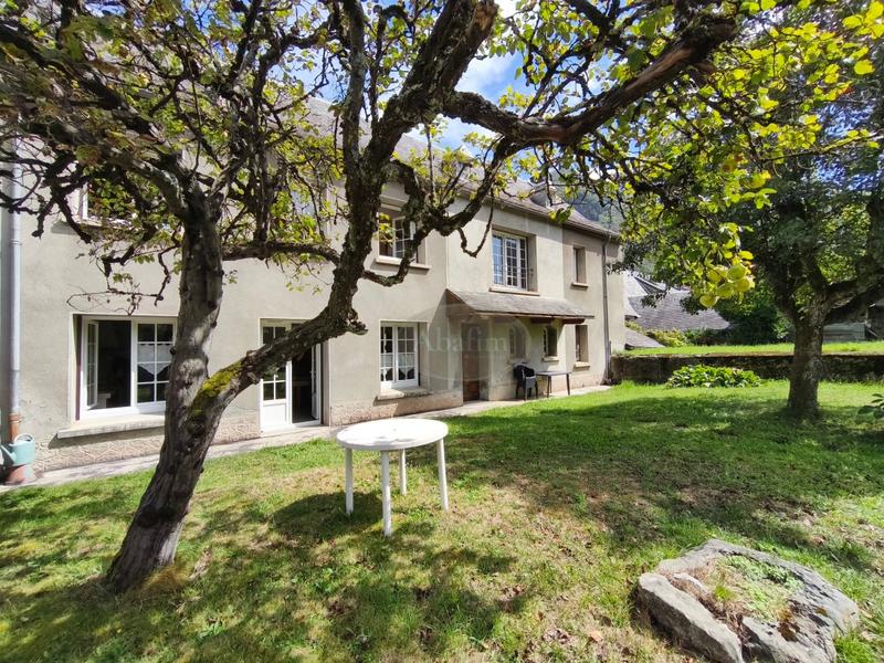 Maison - 170 m² - 9 pièces