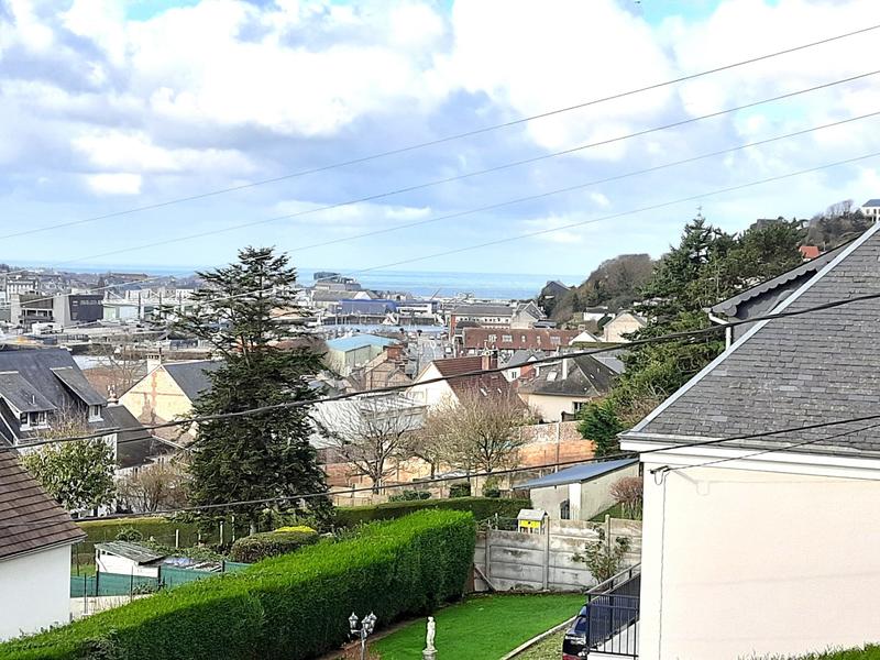 Maison traditionnelle - 170 m² - 6 pièces