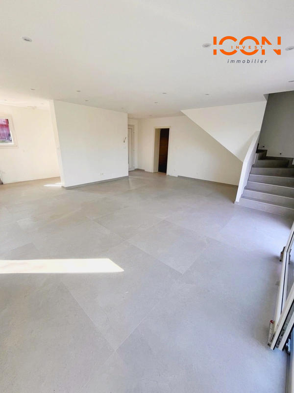 Maison - 110 m² - 6 pièces