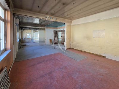 Local commercial - 224 m² - 6 pièces