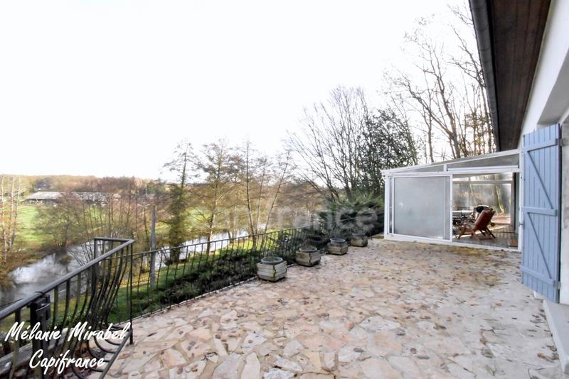 Maison - 186 m² - 10 pièces