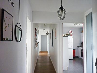 Appartement - 80 m² - 4 pièces