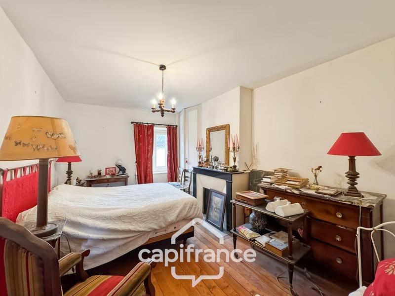 Maison - 332 m² - 15 pièces