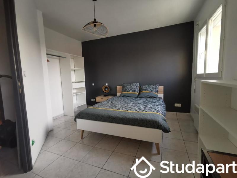 Chambre - 12 m² - 1 pièce