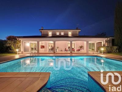 Maison - 285 m² - 7 pièces