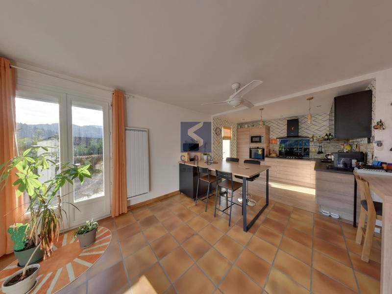 Maison - 140 m² - 6 pièces