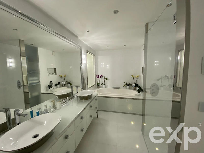 Appartement - 161 m² - 4 pièces