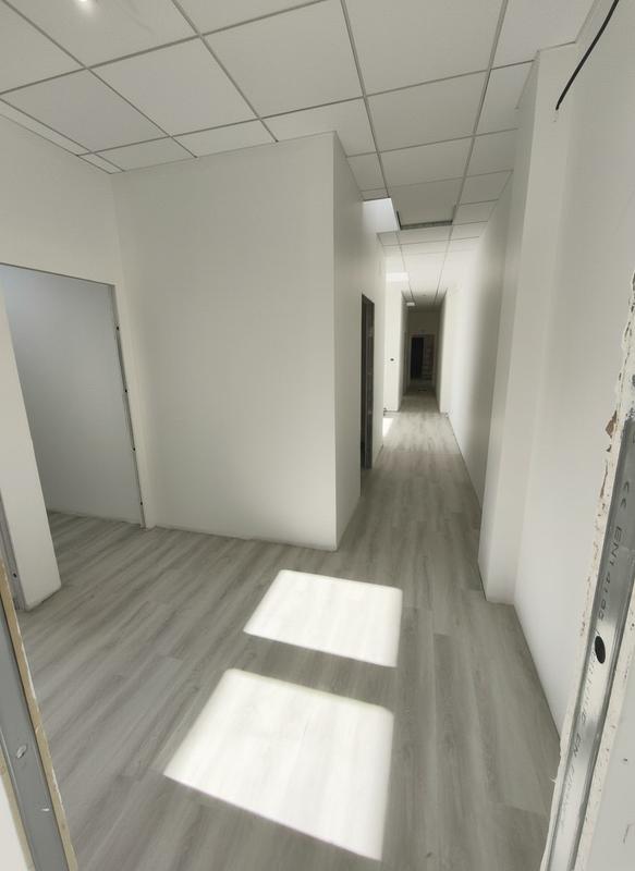 Bureau - 120 m² - 4 pièces