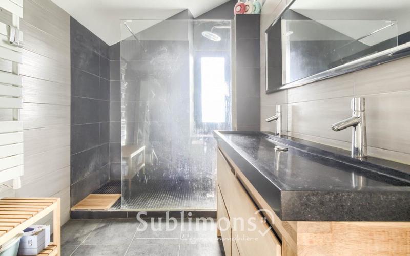 Maison en pierre - 192 m² - 8 pièces