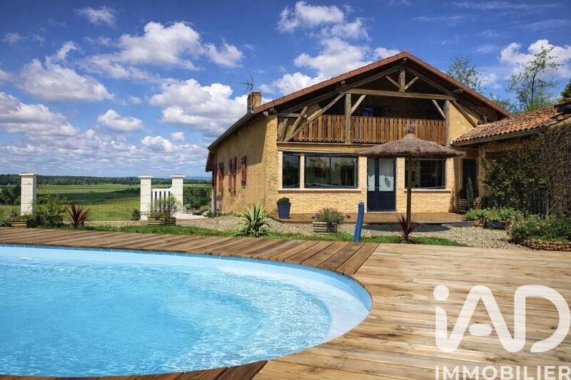 Maison - 400 m² - 6 pièces