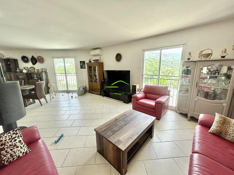 Maison - 180 m² - 5 pièces