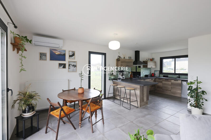 Maison - 90 m² - 4 pièces