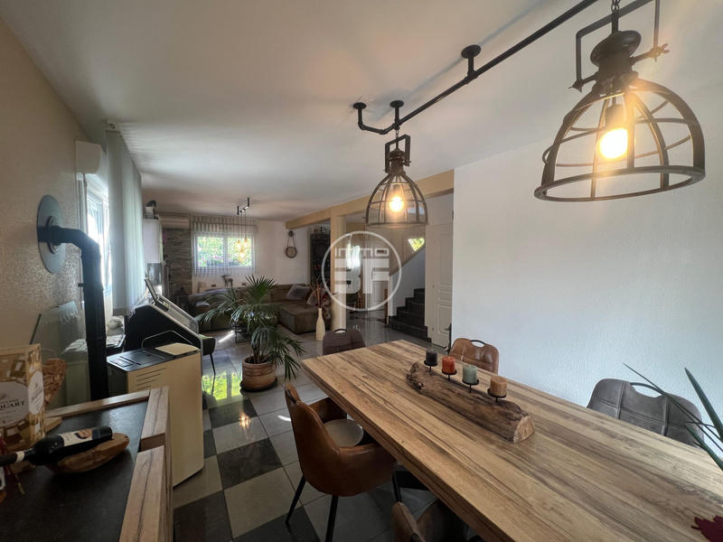 Maison - 102 m² - 5 pièces