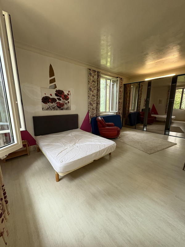 Propriété - 250 m² - 8 pièces