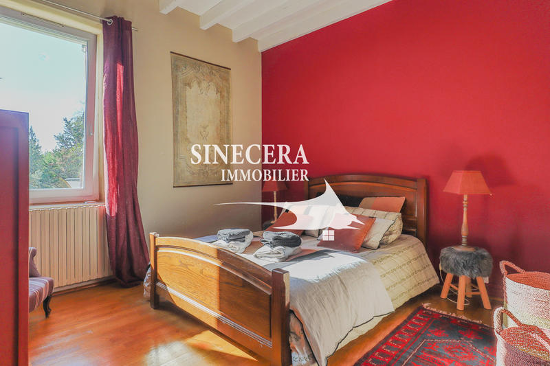 Propriété - 185 m² - 6 pièces