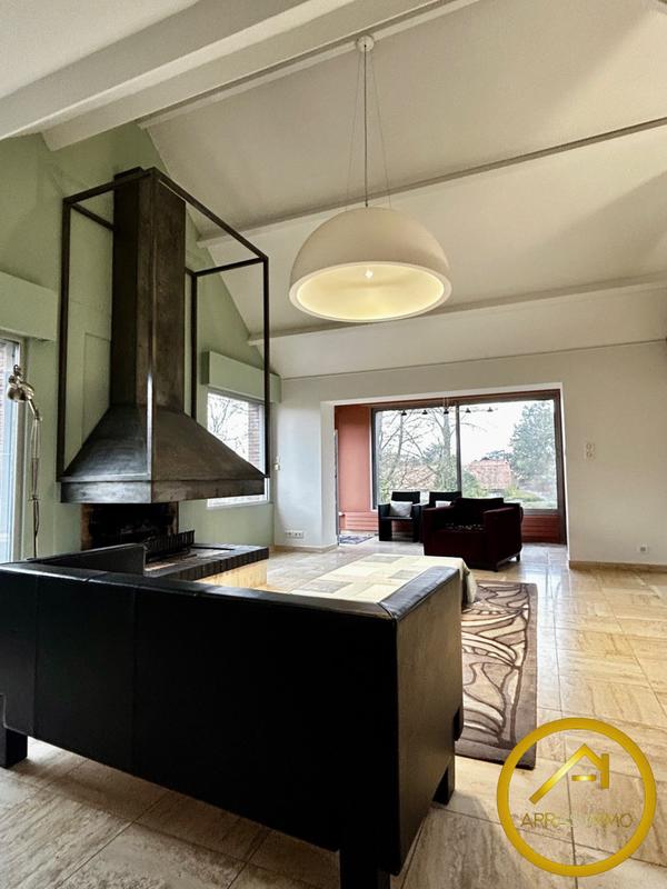 Maison - 210 m² - 10 pièces