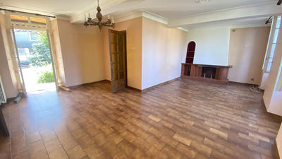 Maison - 210 m² - 10 pièces