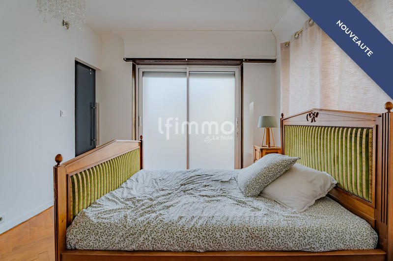 Maison - 225 m² - 7 pièces