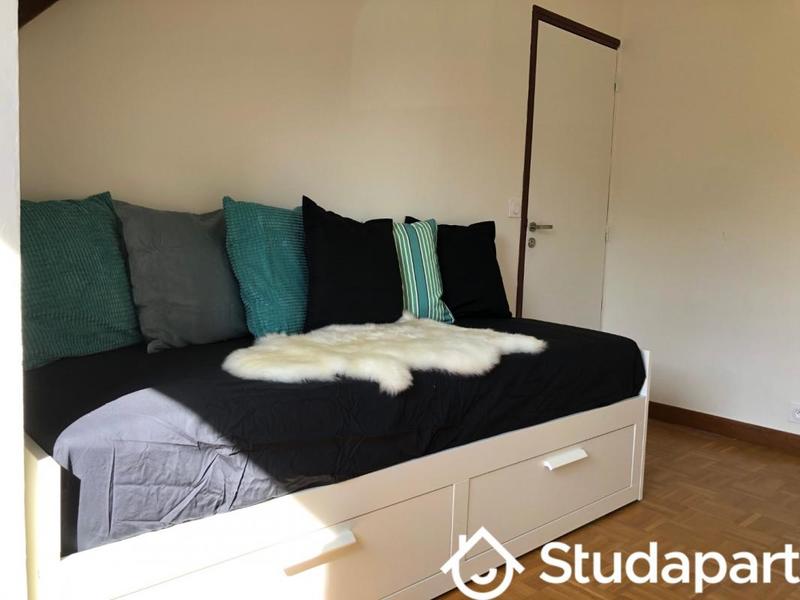 Chambre - 13 m² - 1 pièce