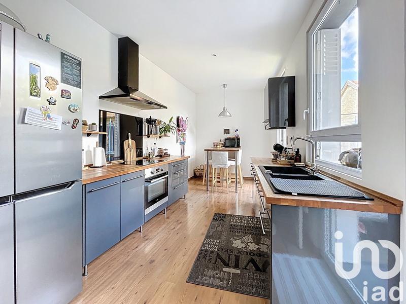 Maison - 240 m² - 9 pièces