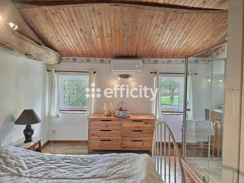 Maison - 237 m² - 8 pièces