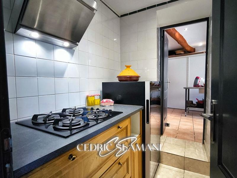 Maison - 195 m² - 7 pièces