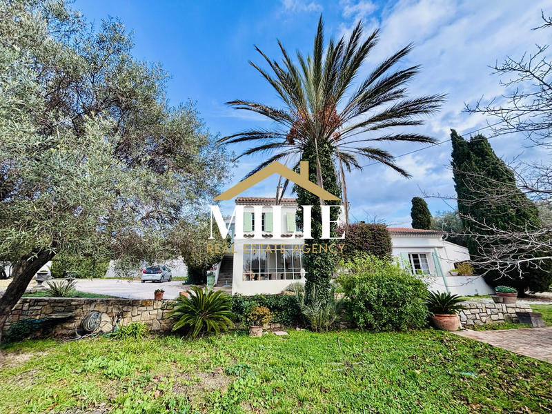 Maison ancienne - 196 m² - 5 pièces