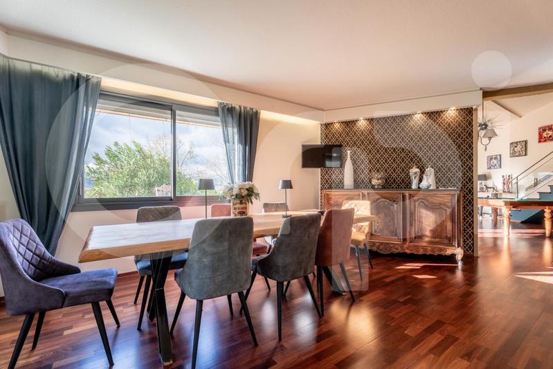 Villa - 366 m² - 6 pièces