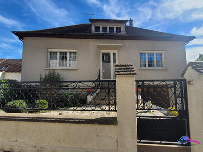 Maison - 113 m² - 6 pièces