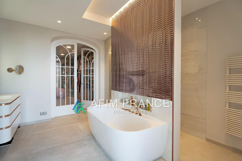 Maison de ville - 227 m² - 4 pièces